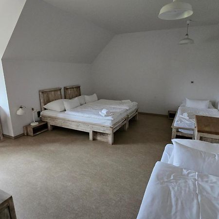 Dvur Perlova Voda Budyne nad Ohri Bagian luar foto