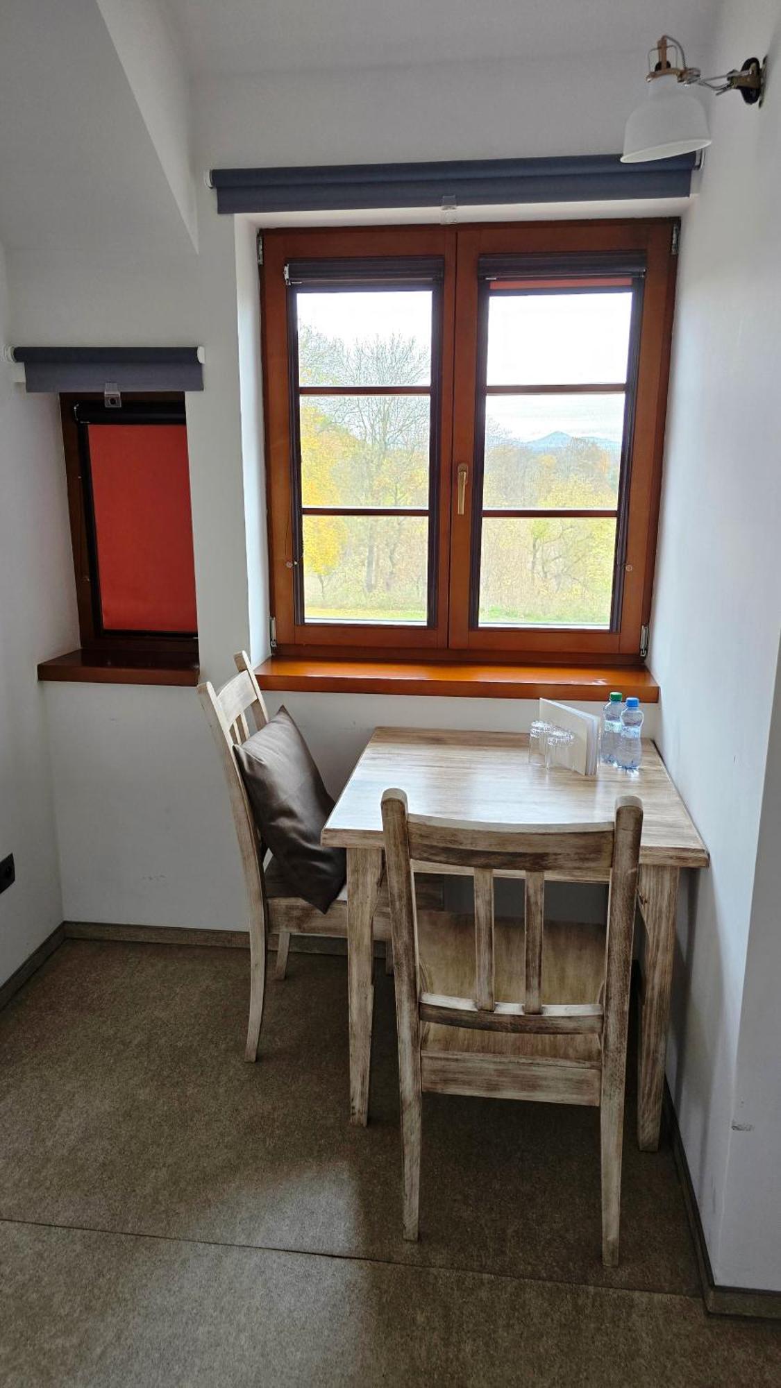 Dvur Perlova Voda Budyne nad Ohri Bagian luar foto