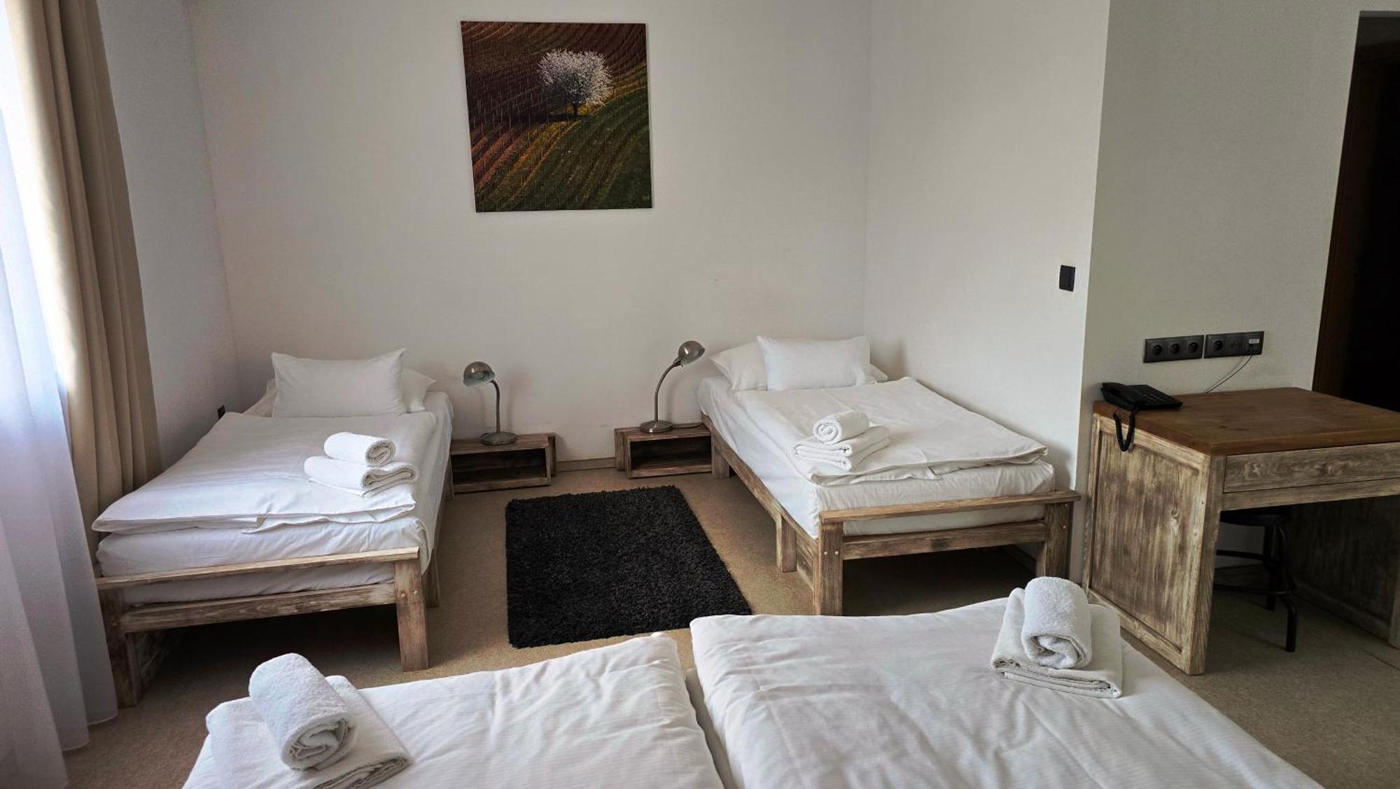 Dvur Perlova Voda Budyne nad Ohri Bagian luar foto