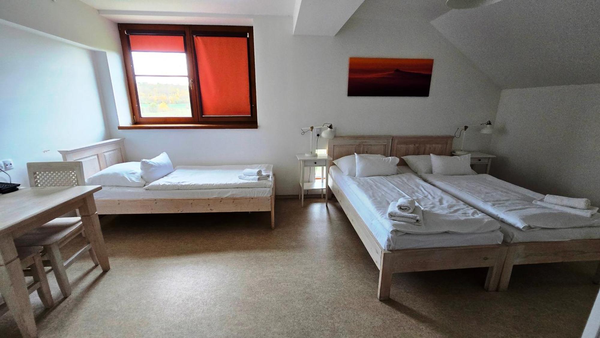 Dvur Perlova Voda Budyne nad Ohri Bagian luar foto