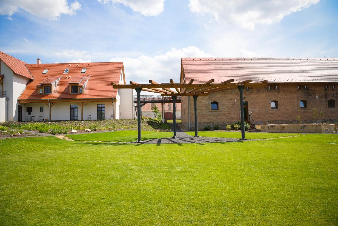 Dvur Perlova Voda Budyne nad Ohri Bagian luar foto