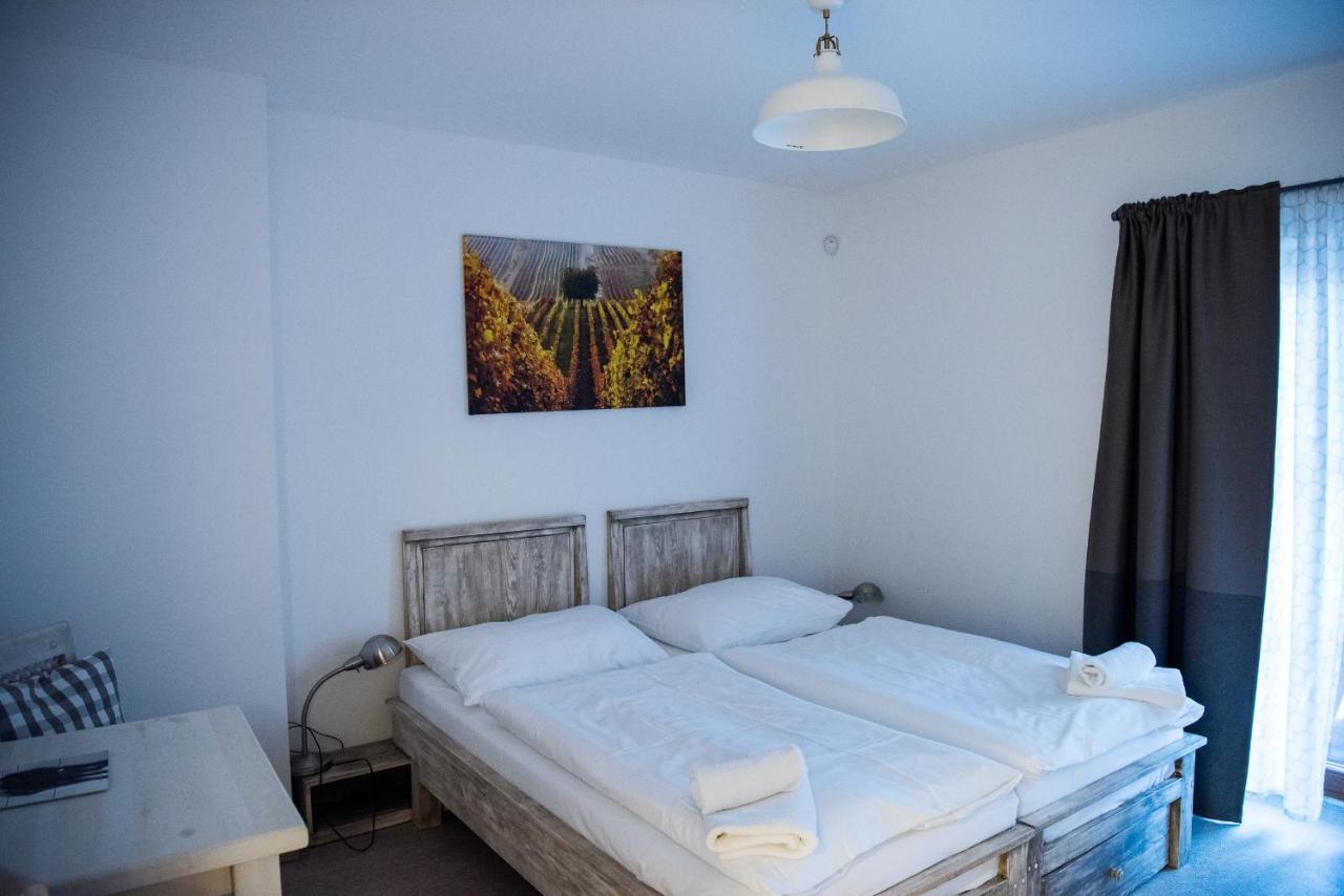 Dvur Perlova Voda Budyne nad Ohri Bagian luar foto