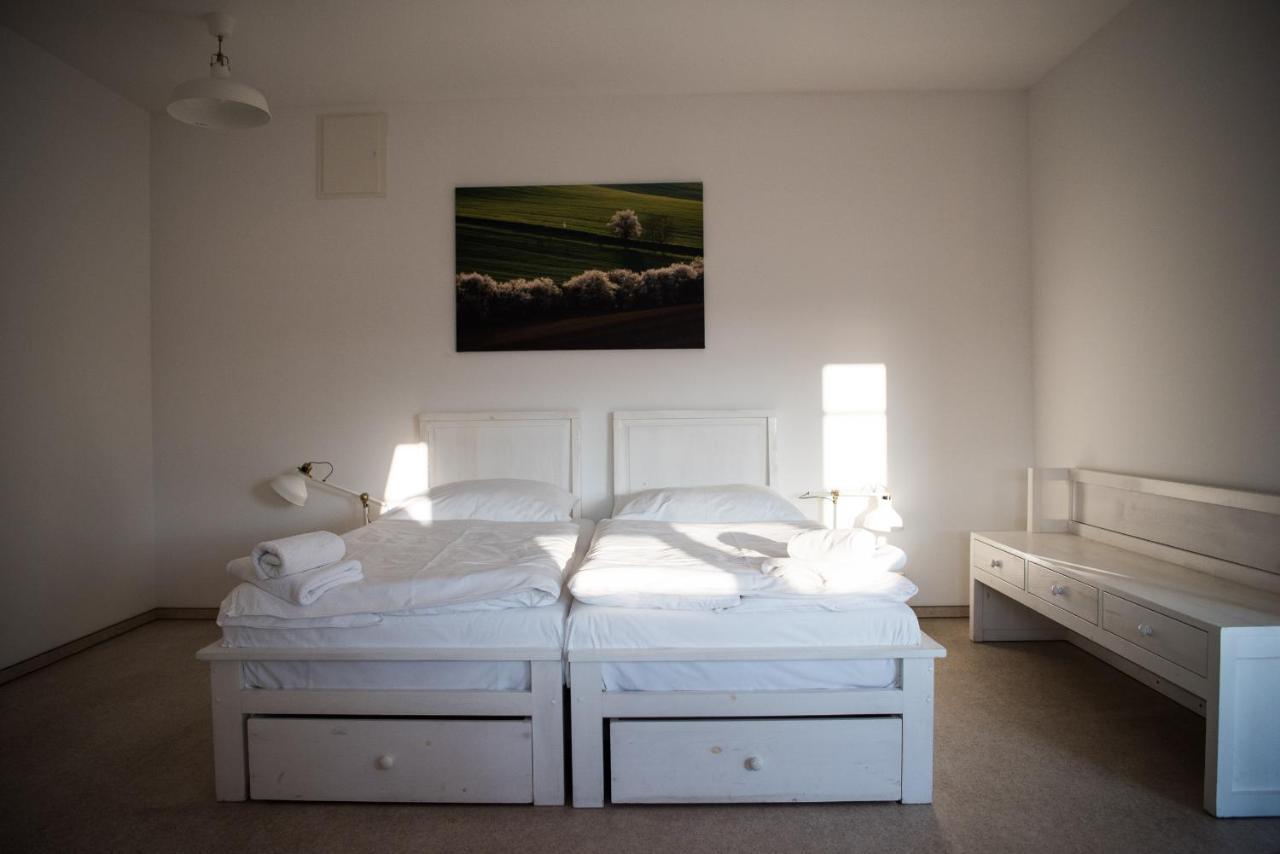 Dvur Perlova Voda Budyne nad Ohri Bagian luar foto
